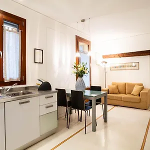 https://renato-apartment-venice.hotelslidodijesolo.com